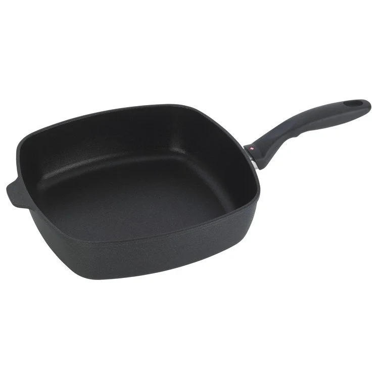 XD Nonstick 11" x 11" 5.3-Quart Square Saute Pan with Lid